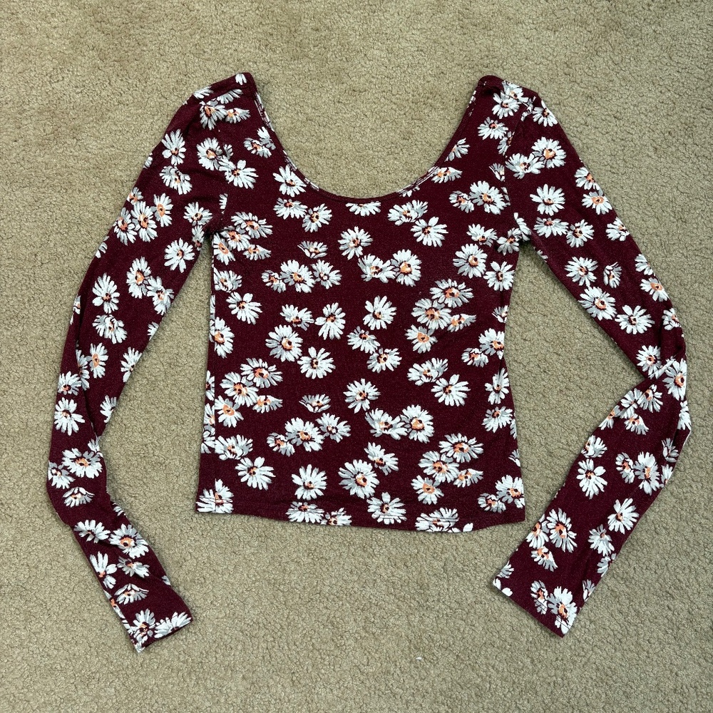 Flowered, cropped long sleeve shirt